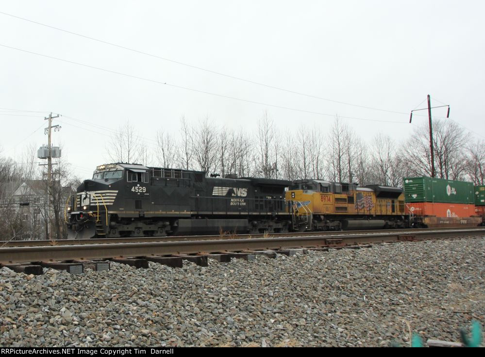 NS 4529 leads 27P